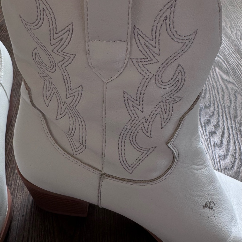 White Western-Style Women's Boots